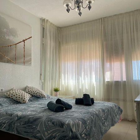 Home Away In The Heart Of Town توريمولينوس المظهر الخارجي الصورة